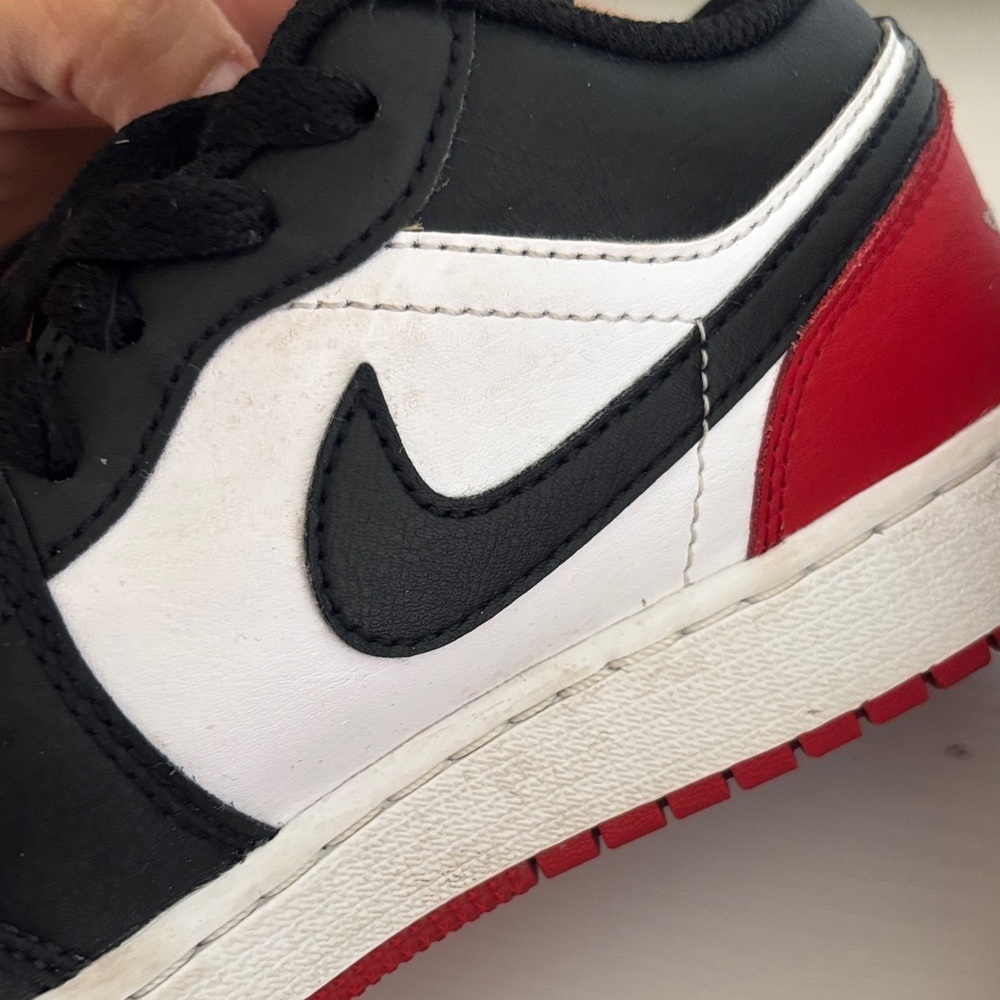 Nike Air Jordan Black and Red Sneakers - Picture 6 of 6